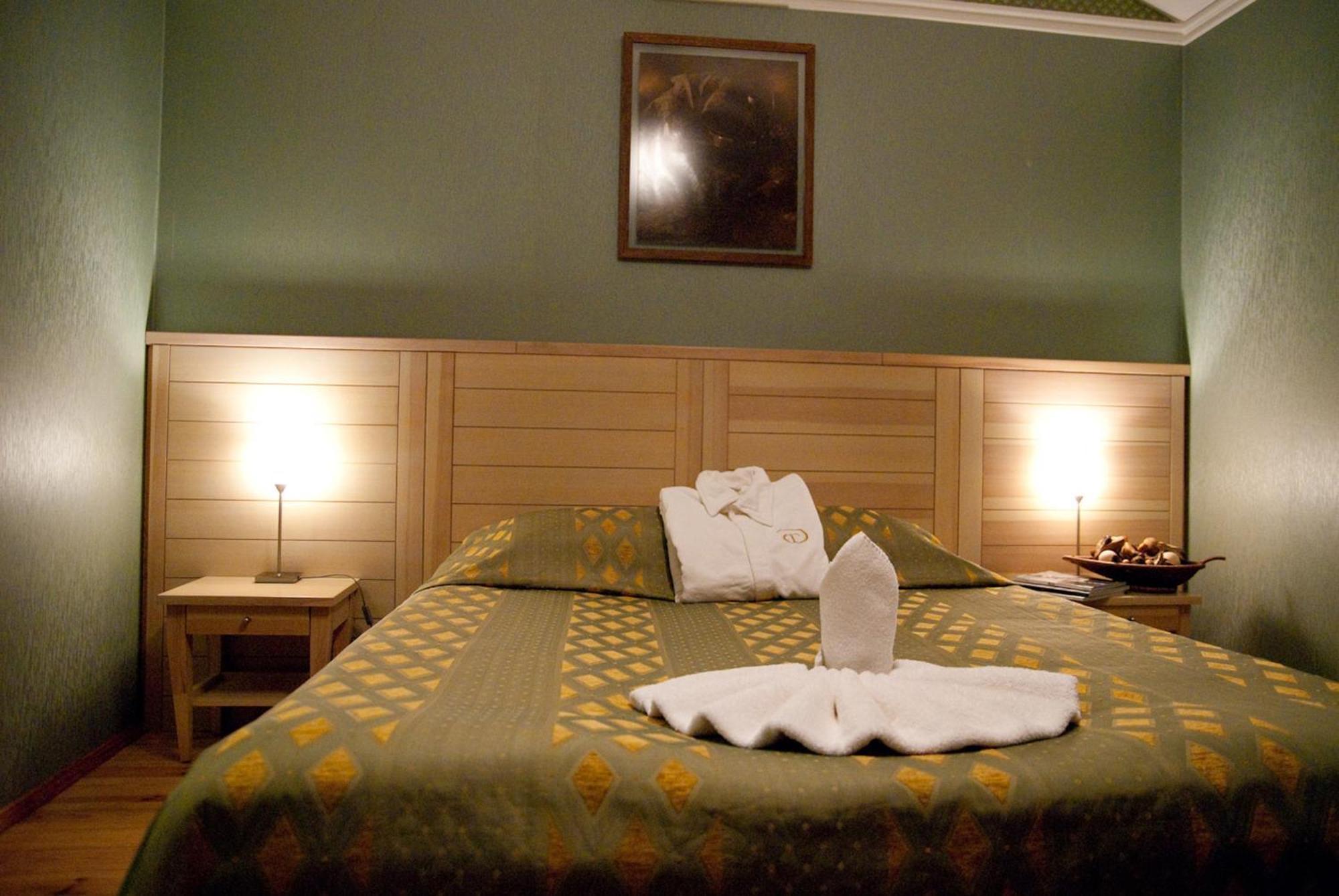 Seasons Spa Boutique Hotel Kozyn Ngoại thất bức ảnh