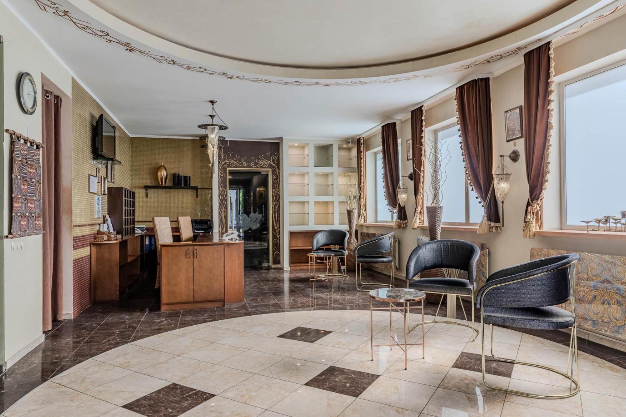 Seasons Spa Boutique Hotel Kozyn Ngoại thất bức ảnh